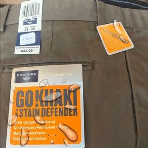 NWT Dockers Classic fit brown khakis with stain defender 36x30